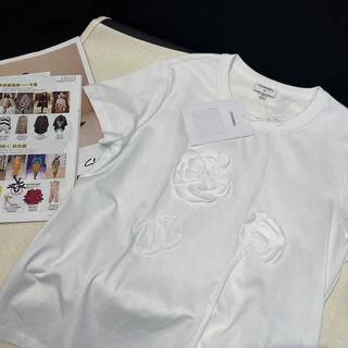 9.8成新香奈兒24C 簡約純棉厚磅花朵純白T-shirt