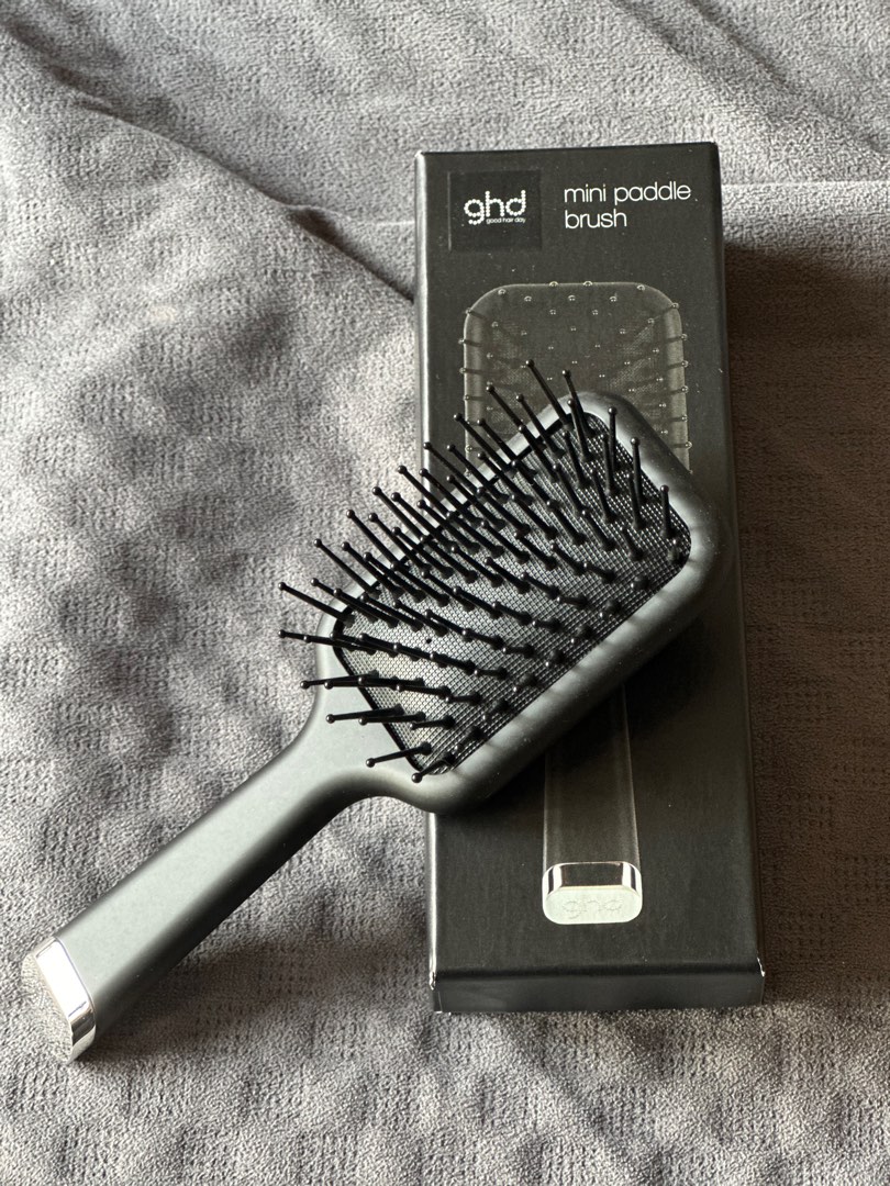 GHD mini paddle brush