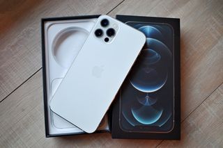 二手/ iPhone 12pro 256GB 白色 iphine12pro