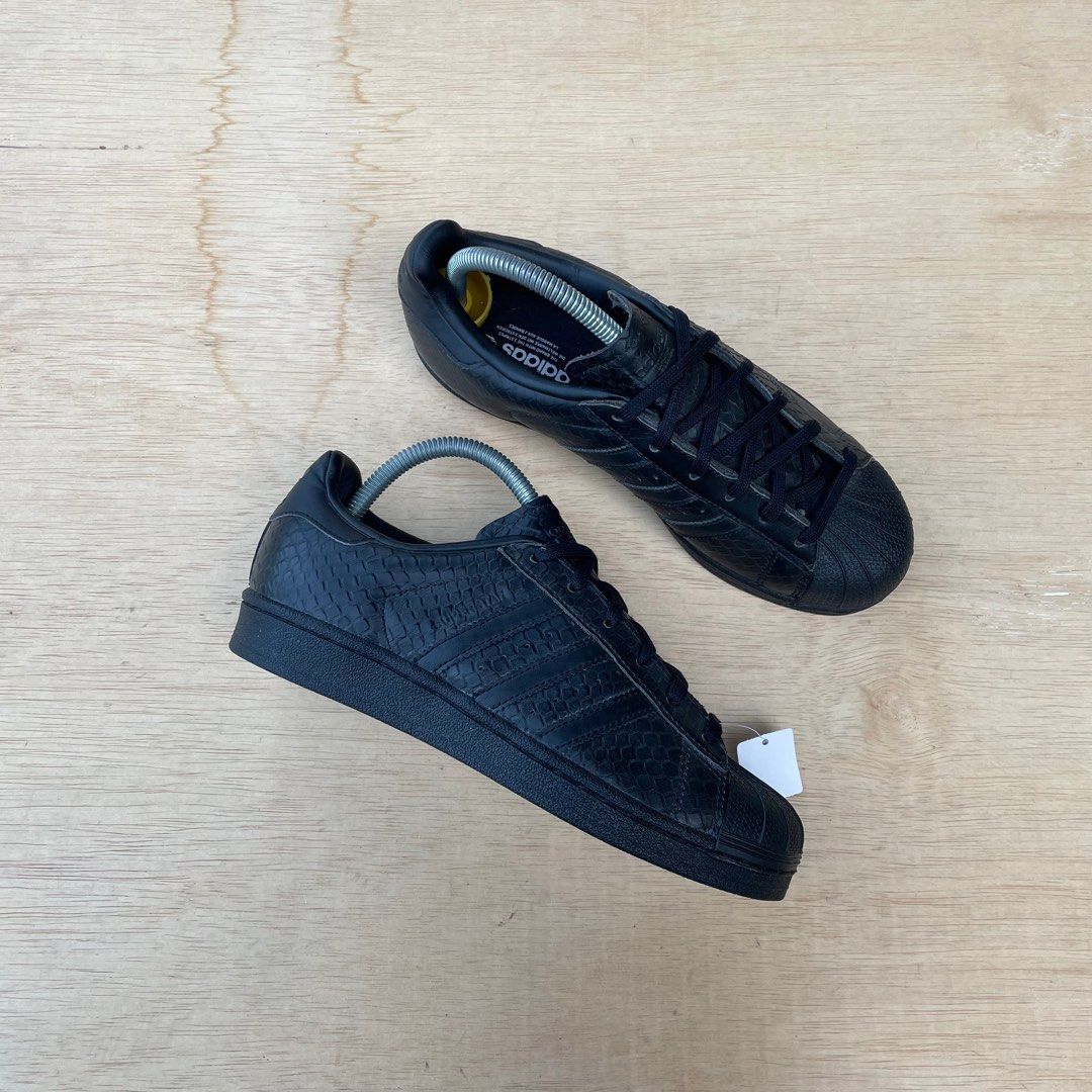 Adidas Superstar Triple Black 5UK 23.5cm RM7O