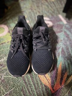 Ultra boost 19 sales triple black philippines