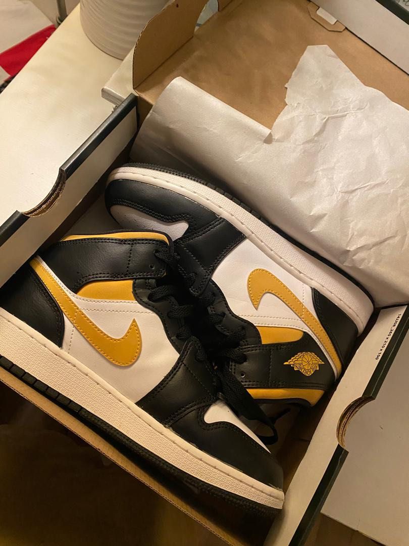 Yellow black and new arrivals white air jordan 1