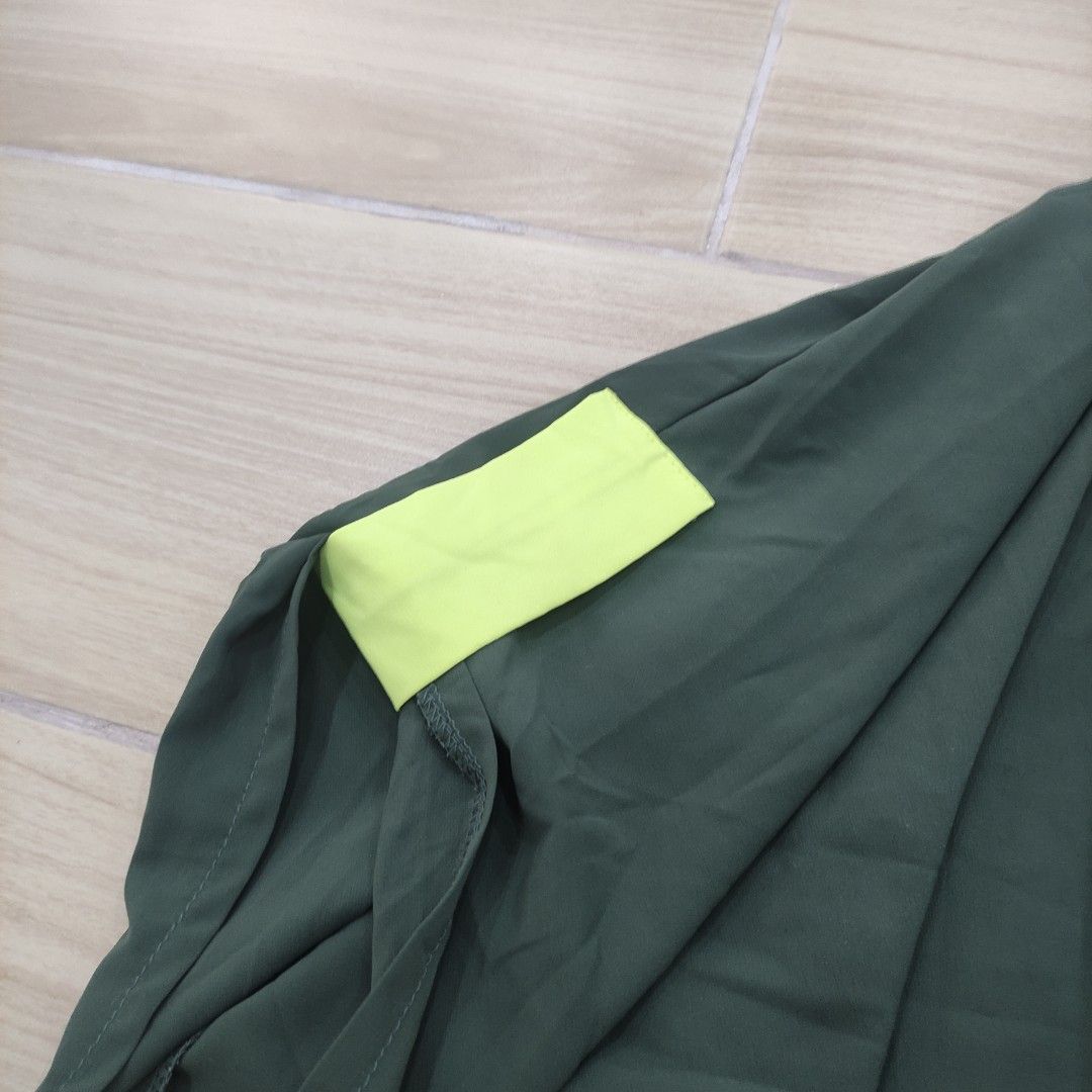 Army Green Unique Overlay Jacket Hoodie (Category: Coats, Jackets and Outerwear) located in Quezon City. Submitted by hellovallieee (Listing ID 1267584891, Image 3). Description: never worn can pass off as casual cosplay Attack on Titan/ Shingeki no Kyojin rfs: decluttering ✨ payment thru Gcash or Maya only ✨ No COD ✨ can book thru lalamove or grab ✨ shipping fee shouldered by buyer ❗ pin location: Tower D Manhattan Heights.