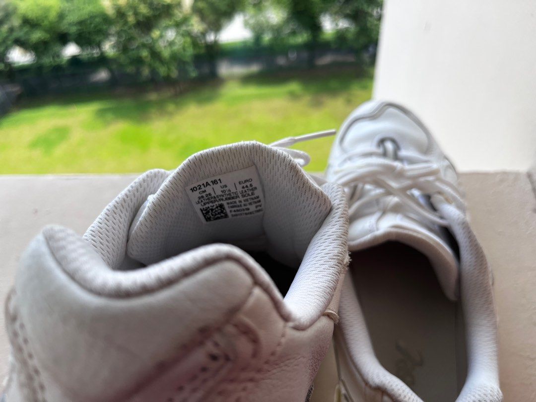 nike gel sole trainers