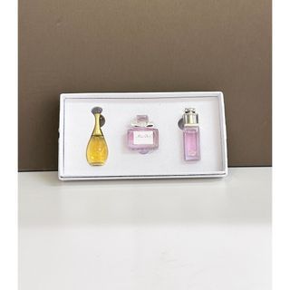 NEW SUN SONG Louis Vuitton Fragrance Travel Sample .06 oz 2 ml Eau de Parfum