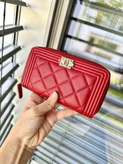 Authentic Chanel chevron wallet, Luxury, Bags & Wallets on Carousell