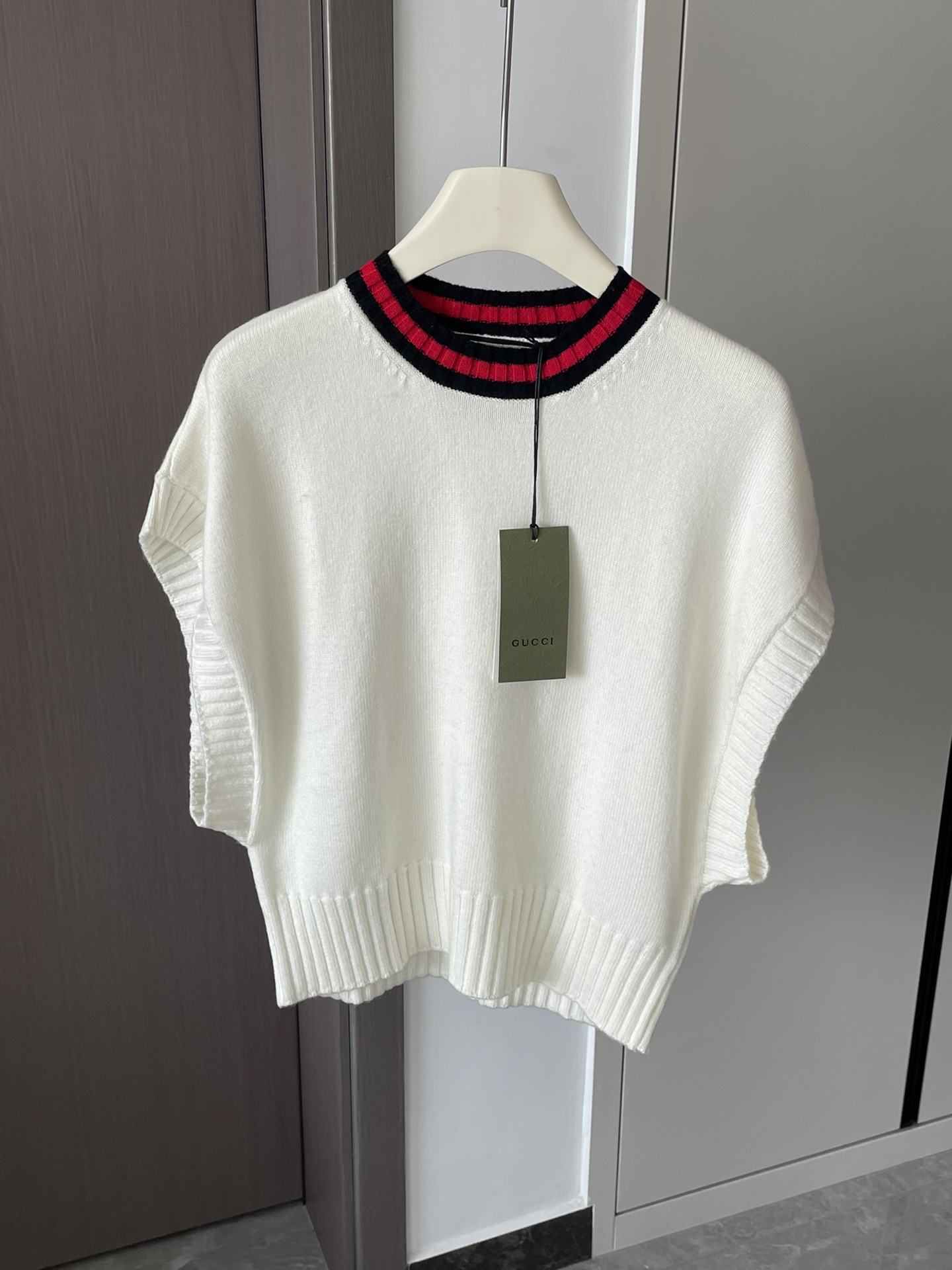 White gucci 2024 jumper womens