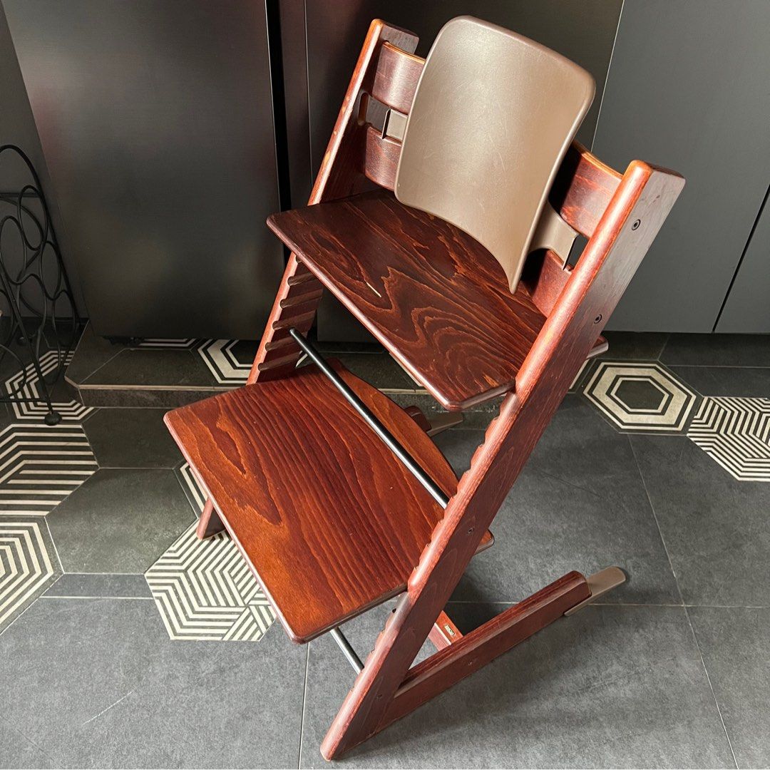 Tripp trapp best sale high chair walnut