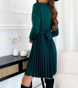 Casual green dress with sleeves outlet
