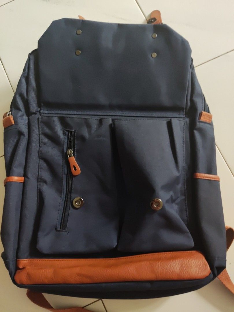 Backpack (Category: Backpacks) located in Singapore. Submitted by dJocjo (Listing ID 1267567718, Image 3). Description: brand new bag, never used, bought from korea.