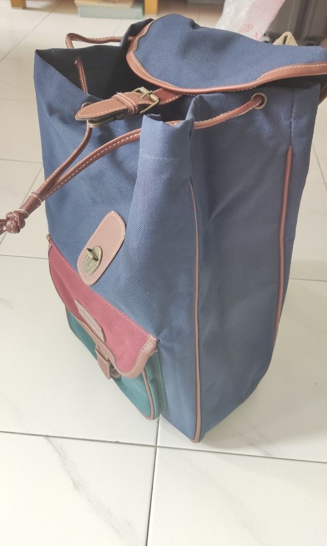 Backpack (Category: Backpacks) located in Singapore. Submitted by dJocjo (Listing ID 1267568780, Image 4). Description: new bag, never used.