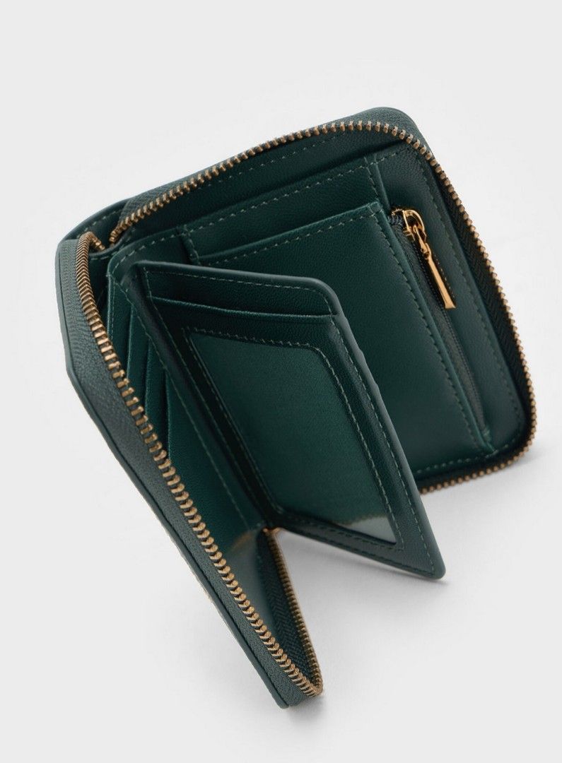Basic Square Wallet - Green (Category: Wallets & Card Holders) located in Singapore. Submitted by easteastside (Listing ID 1267682425, Image 4). Description: Simplicity and sophistication find the perfect middle ground in this green square wallet. Compact in design but generous in space, this nifty piece opens up to an inner zipped section and multiple slot compartments that has ample space to keep your cards, cash and coins organised. Love the c