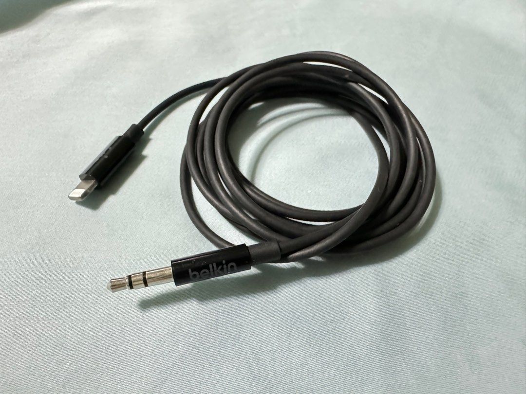 Belkin Apple Lightning AUX (Category: Cables & Adaptors) located in Quezon City. Submitted by soldoutmnl (Listing ID 1267647059, Image 1). Description: ￼Belkin 3.5 mm Audio Cable With Lightning Connector.