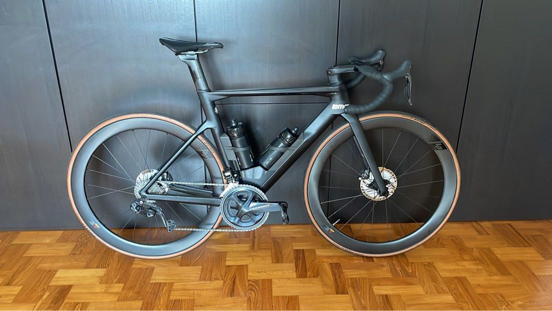 Bmc timemachine road o1 aero road bike with shimano ultegra di2