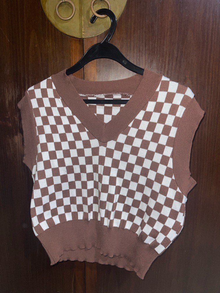 Checkered sweater top