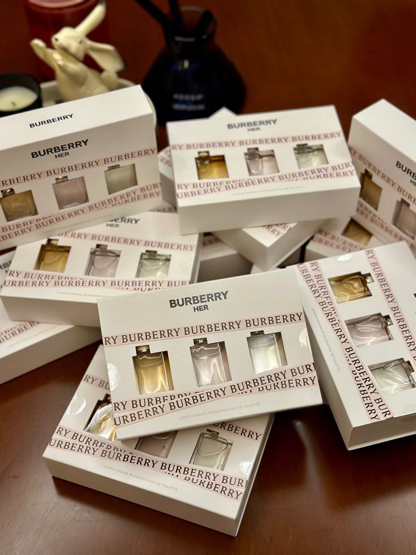 Burberry mini shop perfume set