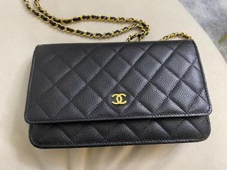 Rare to come by! Chanel Boy Old Medium Caviar Black with antique