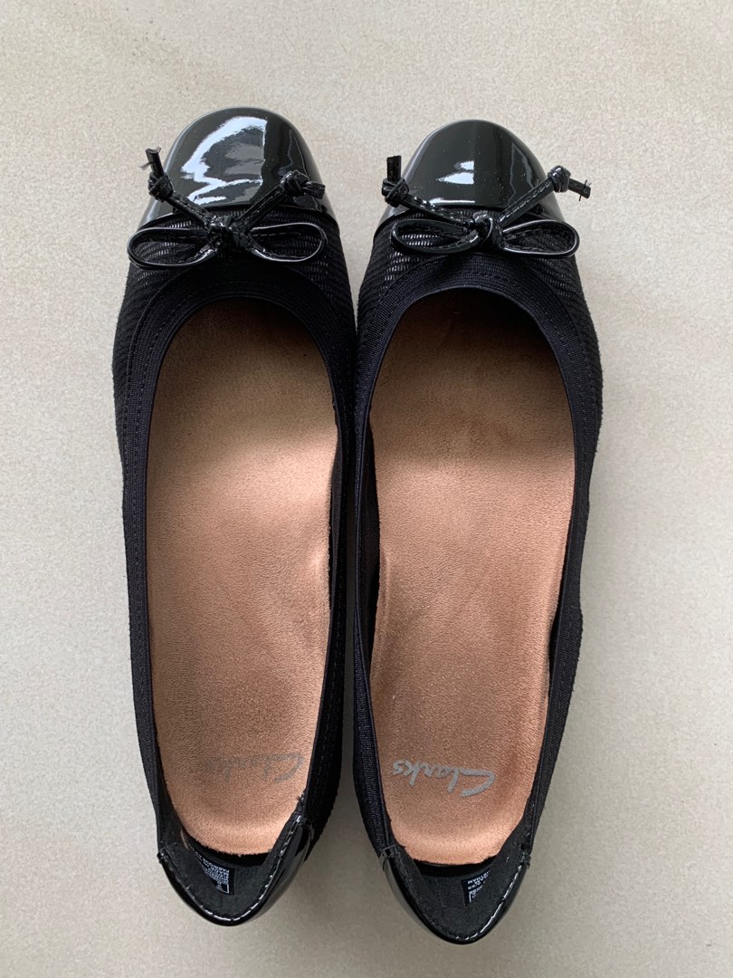 Clarks hotsell pump shoes