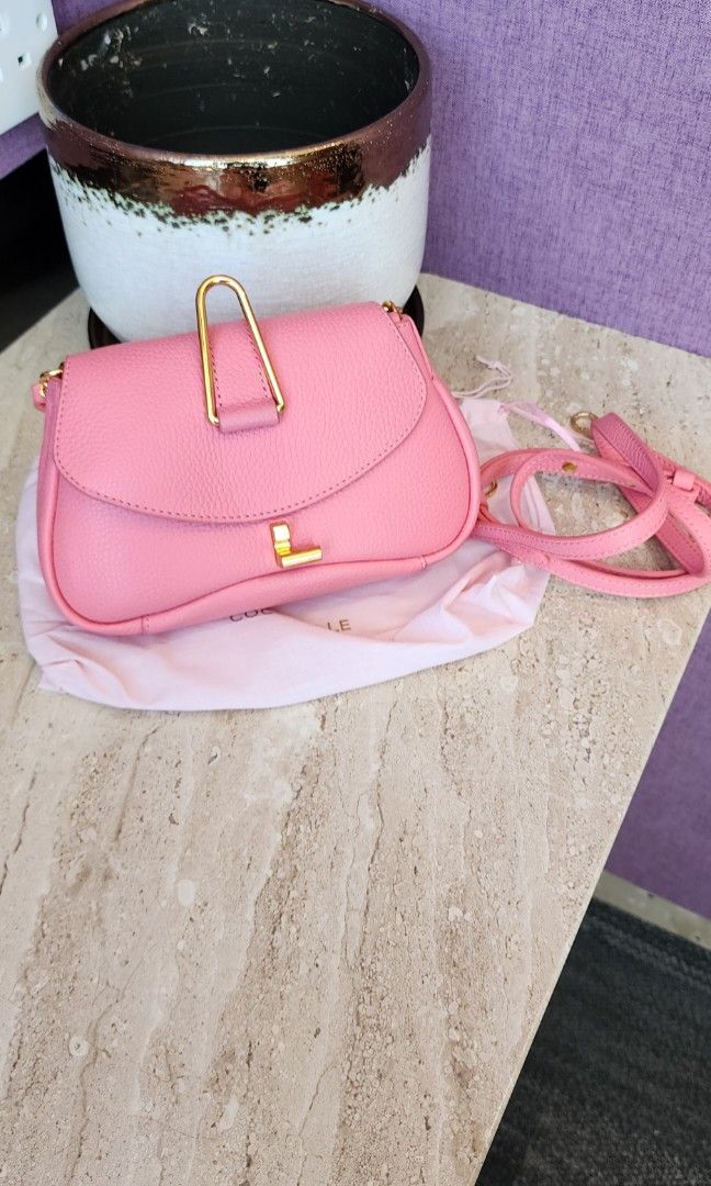 Coccinelle Himma Small Pulp Pink, 名牌, 手袋及銀包- Carousell