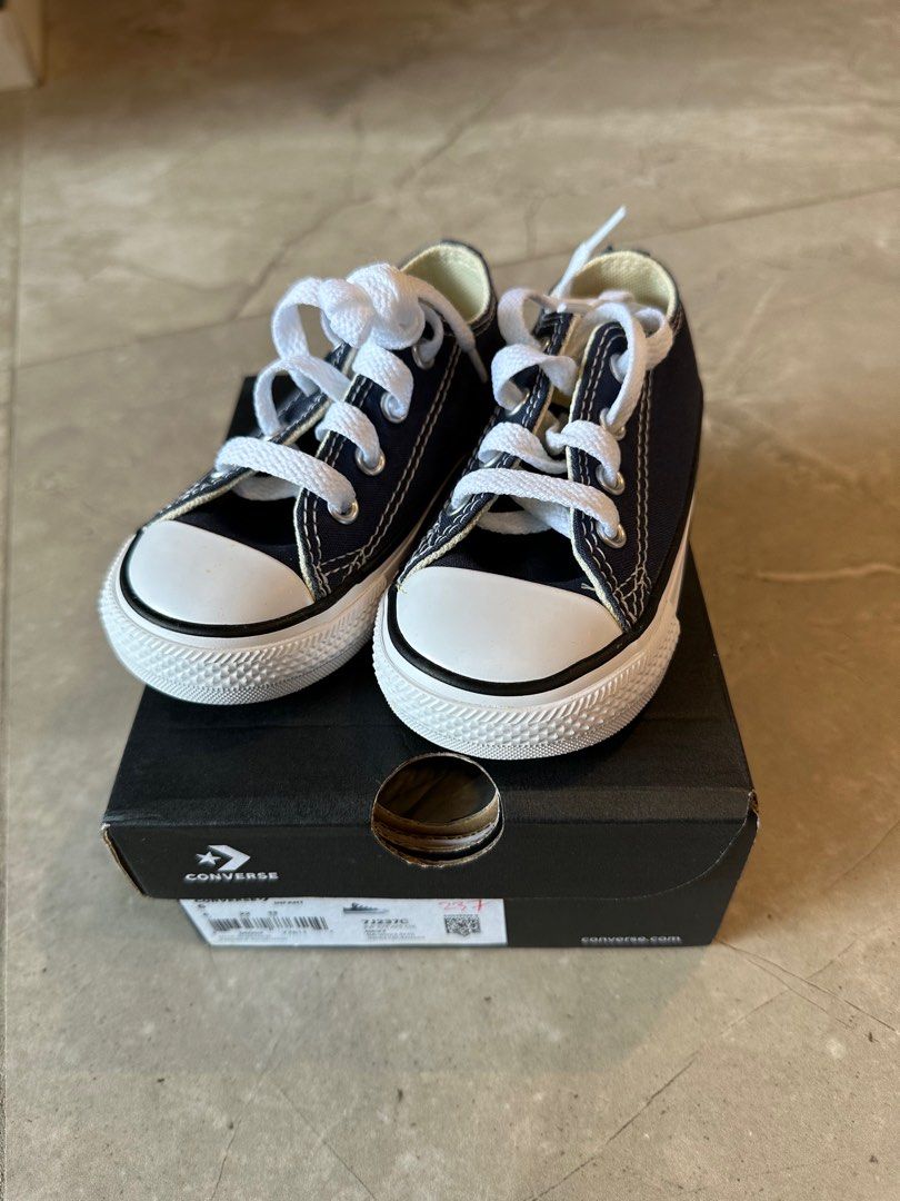 Converse shoes size 2 top