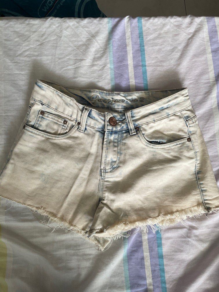White washed shorts 2025