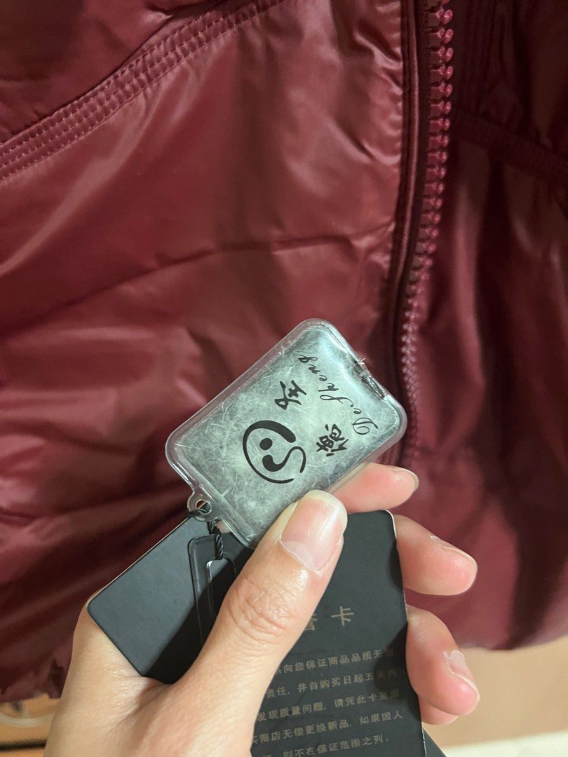 Down Jacket (Category: Coats, Jackets and Outerwear) located in Singapore. Submitted by xinxie9 (Listing ID 1267560888, Image 2). Description: New down jacket for sale. .