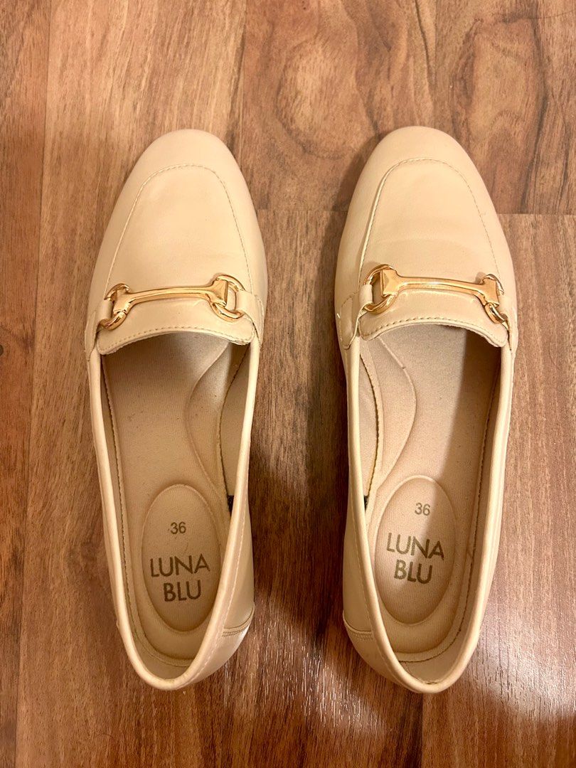 Formal Beige Shoes. Very soft and comfortable. Luxury Sneakers