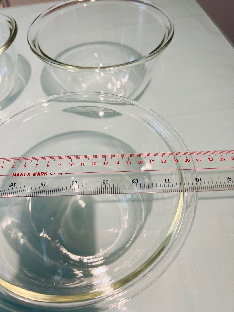 Hario made in Japan mixing bowl, Furniture & Home Living, Kitchenware