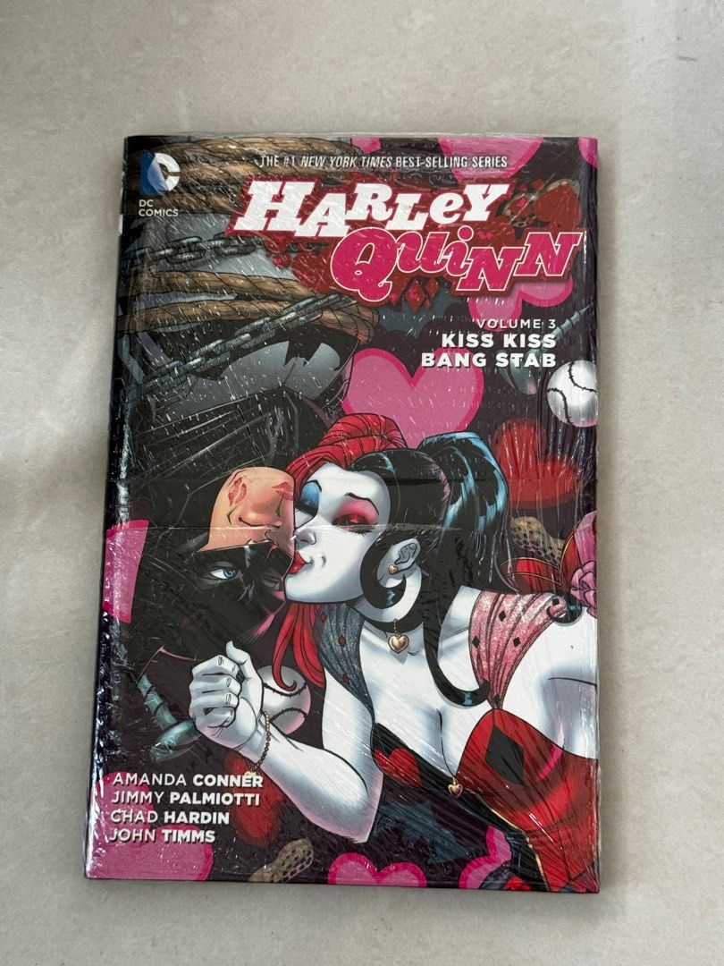 HARLEY QUINN BUNDLE DEAL - comic book and mask set + hard cover graphic ...