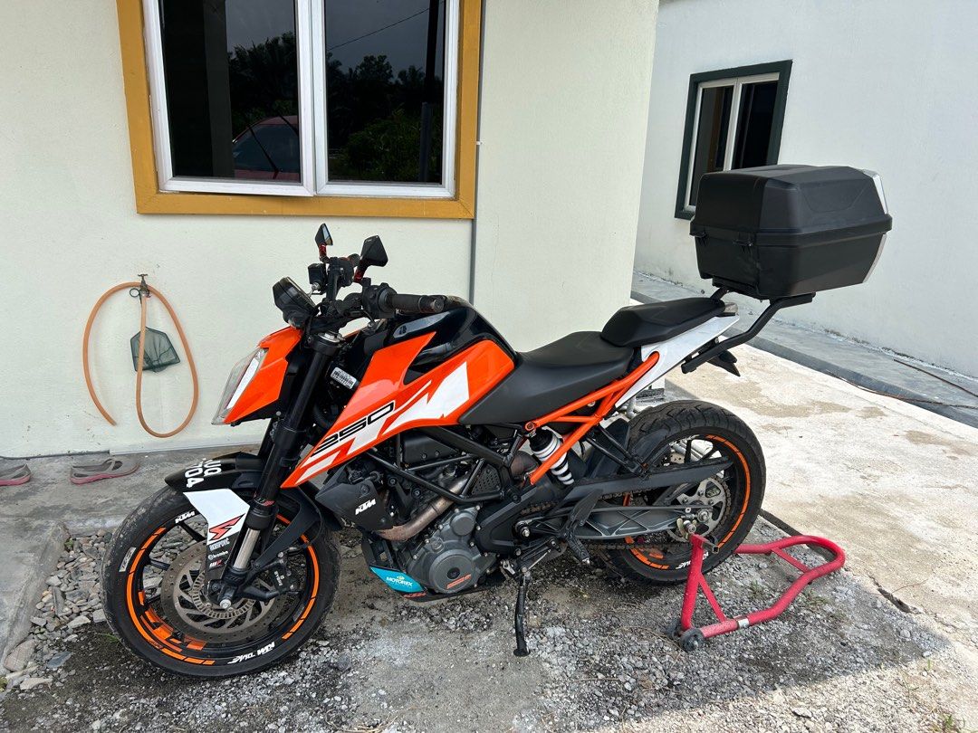 Ktm duke deals 250 v2