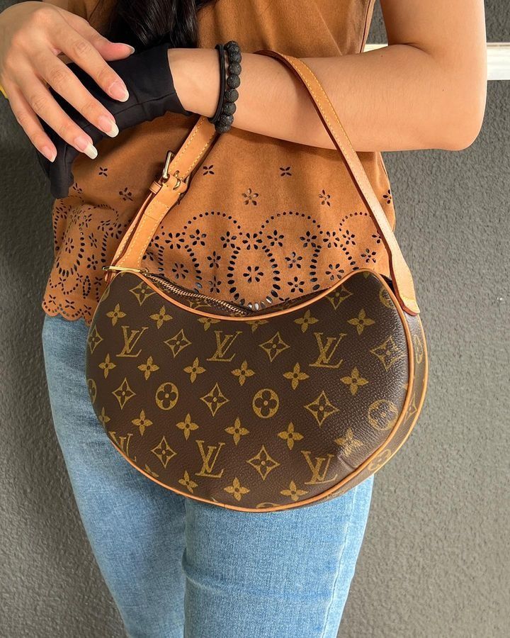 Louis vuitton best sale monogram croissant pm
