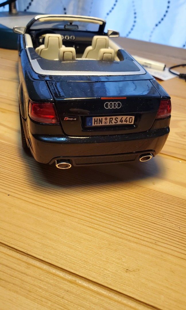 Miniature Maisto 1/18 Audi RS4 - Modèle Diecast - Occasion