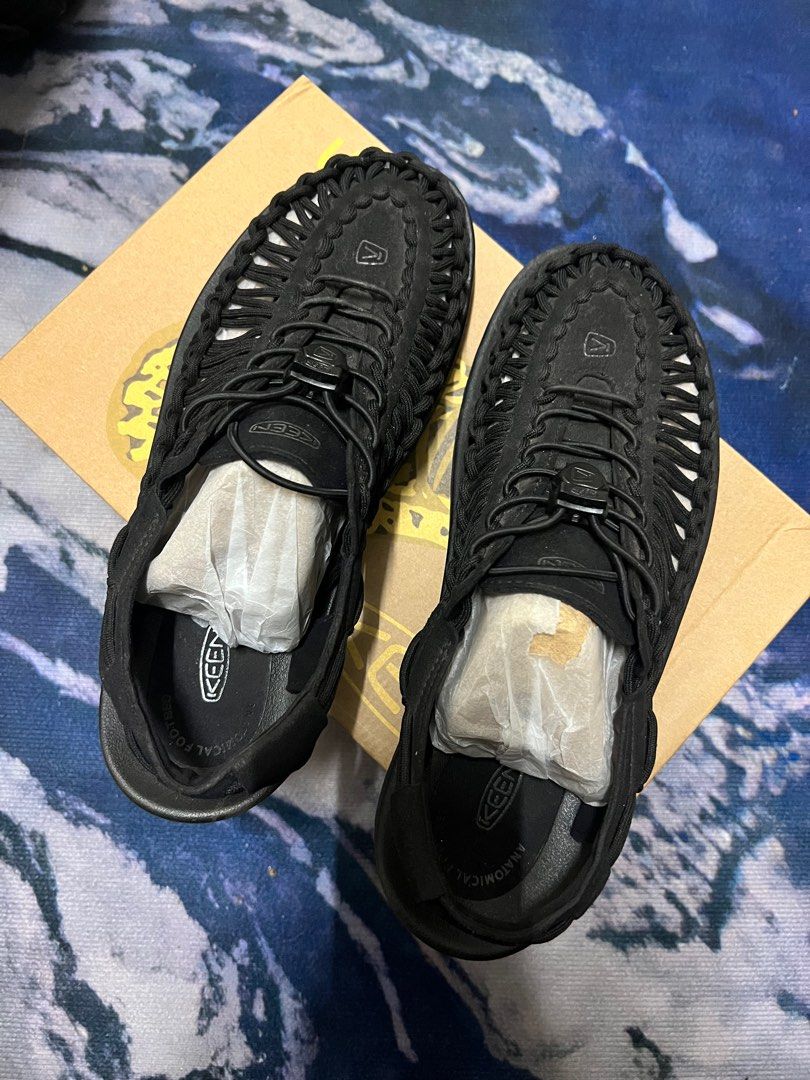 MEN S UNEEK SANDAL KEEN BLACK Men s Fashion Footwear Casual
