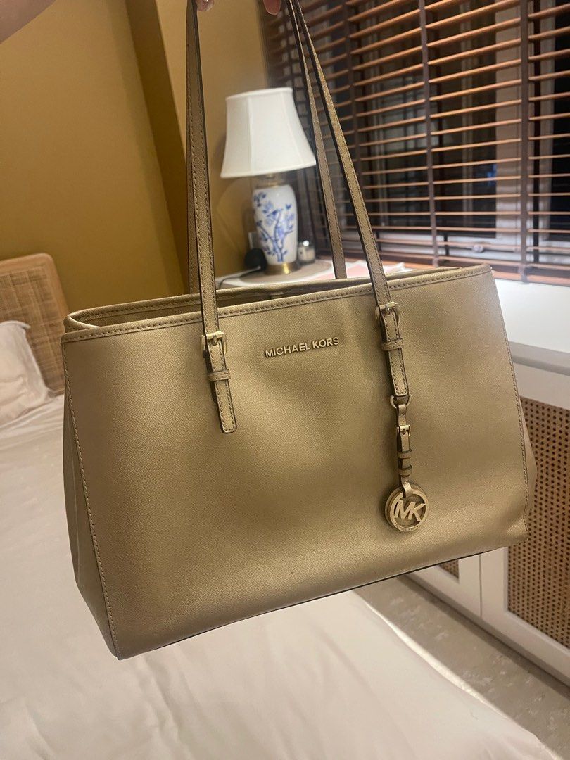 Michael kors discount shopper gold