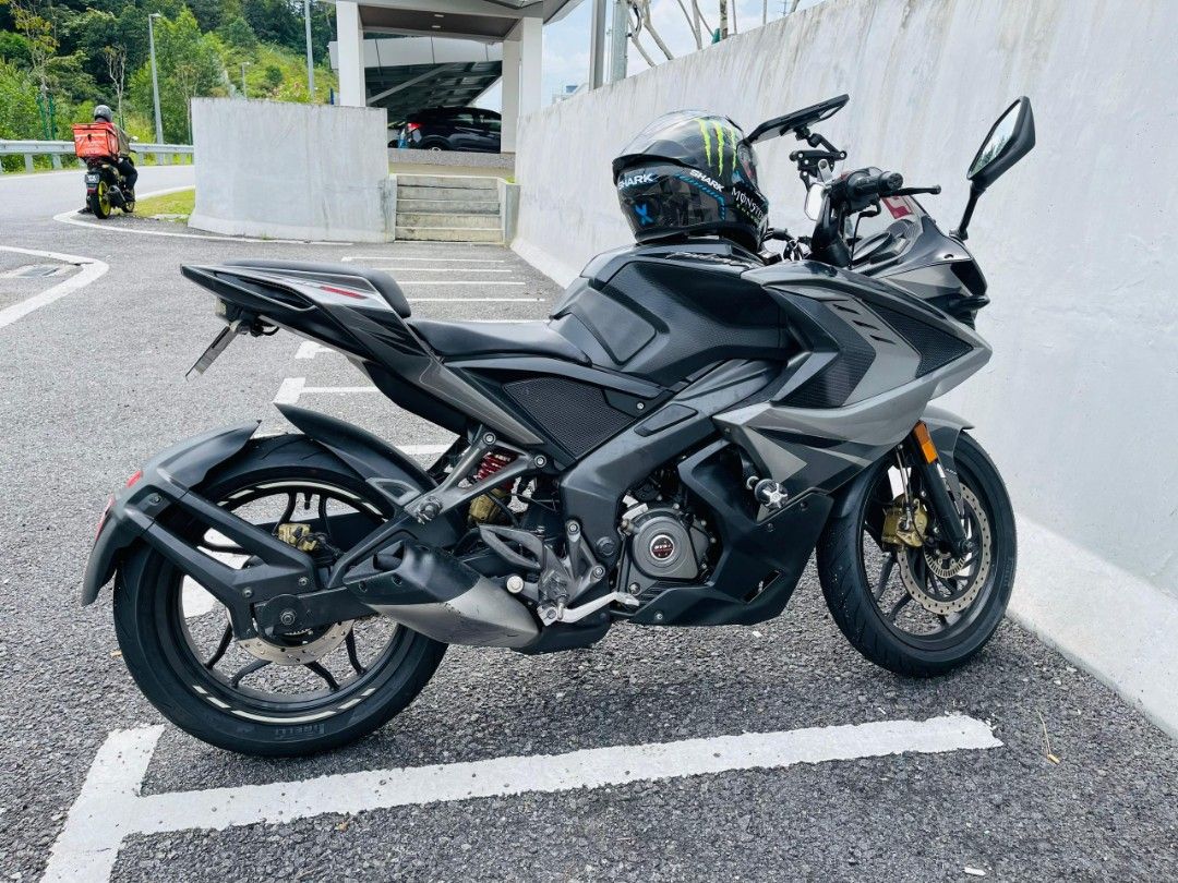 Pulsar rs 200 online bs6 mileage