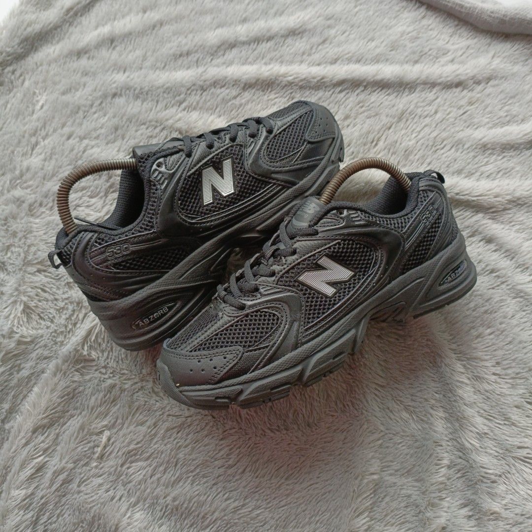 New balance 530 triple black
