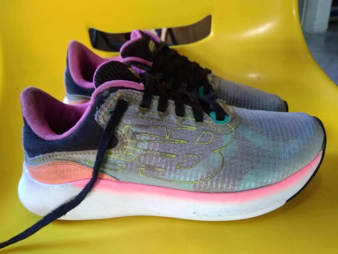 New Balance BREAZA womens running shoes Original with tag, Fesyen