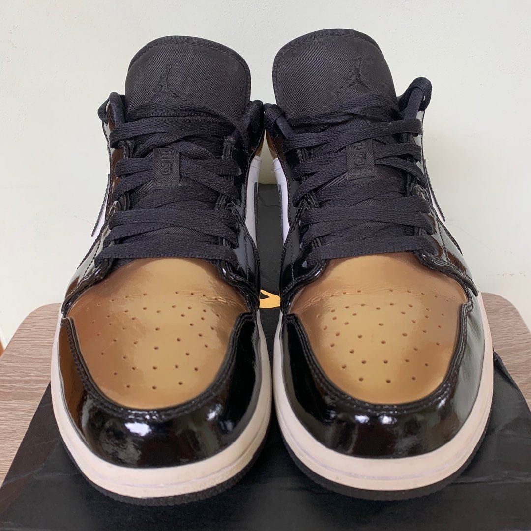 Aj gold toe top