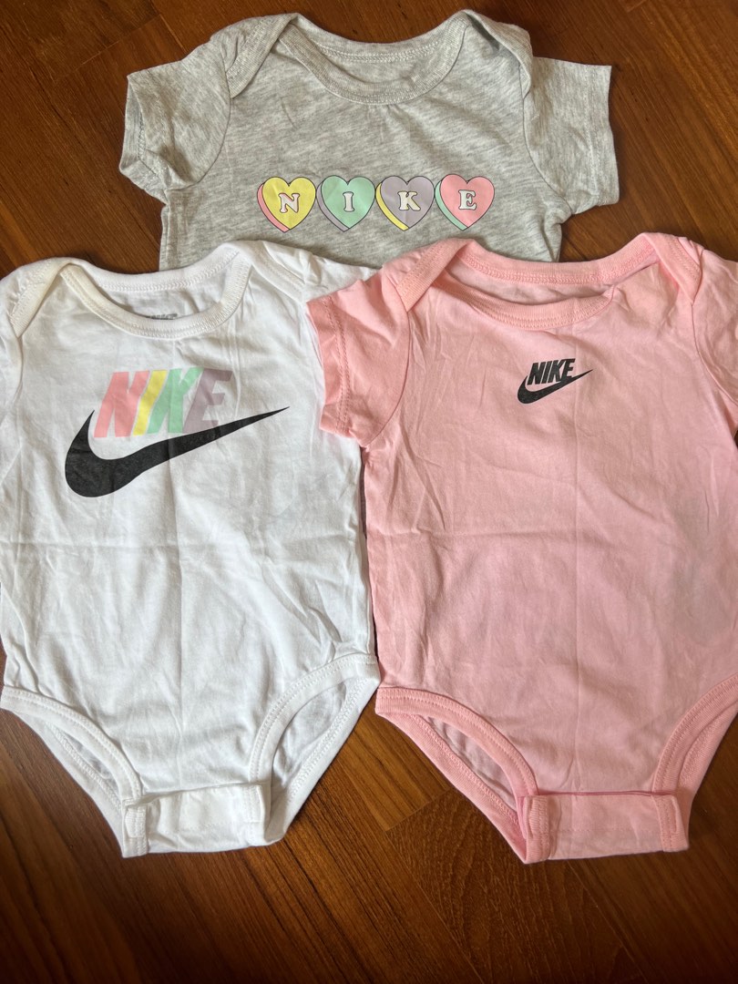 Newborn baby hotsell girl nike