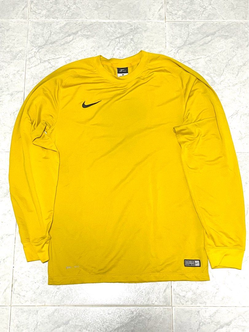 Nike padded long sleeve shirt clearance