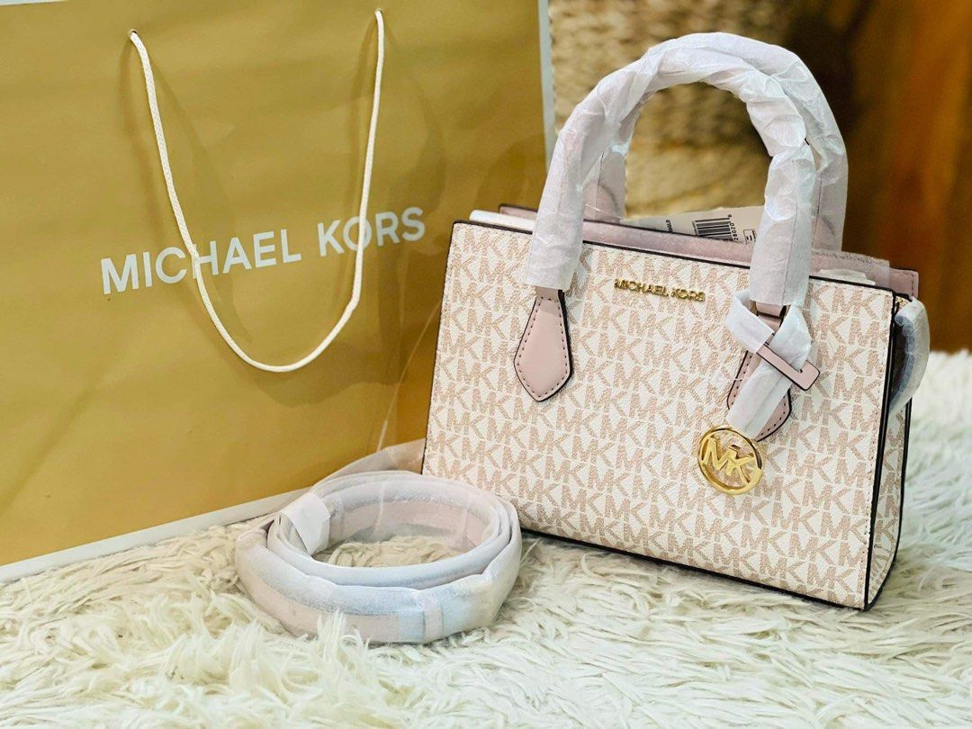 💯ORIGINAL MICHAEL KORS SHEILA SMALL SATCHEL BLUSH (Category: Luxury Bags & Wallets) located in Quezon City. Submitted by ashongsstore (Listing ID 1267658713, Image 1). Description: 〽️MICHÁEL K0RS〽️ 🇵🇭ONHAND🇵🇭 New Arrivals ‼️Please look at our pictures as that is exactly what you are purchasing‼️ 💯GUARANTEED ORIGINAL AND AUTHENTIC or TRIPLE YOUR MONEY BACK! Not REPLICA, OEM, TOP GRADE QUALITY, AUTHENTIC QUALITY or Any other Terms to DENOTE F