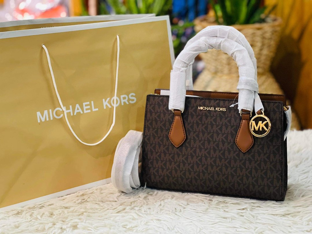 Michael kors purse camille deals