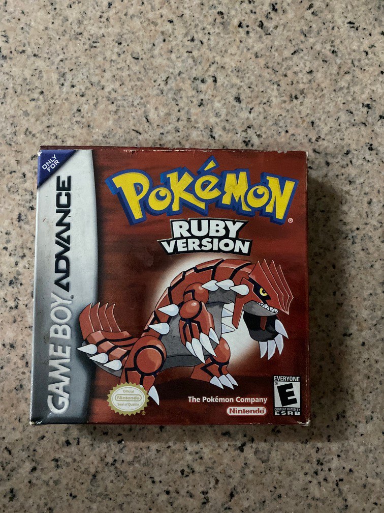 Pokemon Ruby version game boy advance comes with full set box, Video
