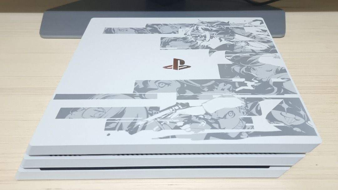 PS4 Pro Persona 5 The Royal Limited Edition Rare Video Gaming