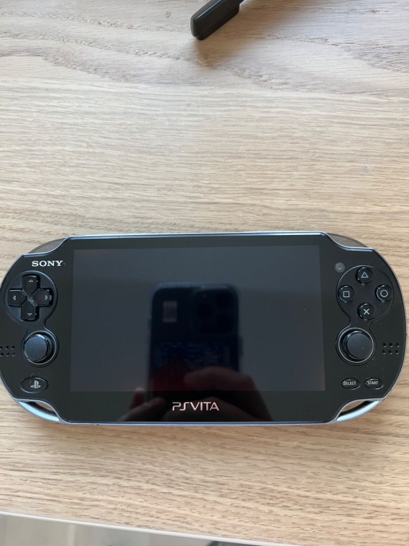 PS Vita - PCH-1000, 電子遊戲, 電子遊戲機, PlayStation - Carousell