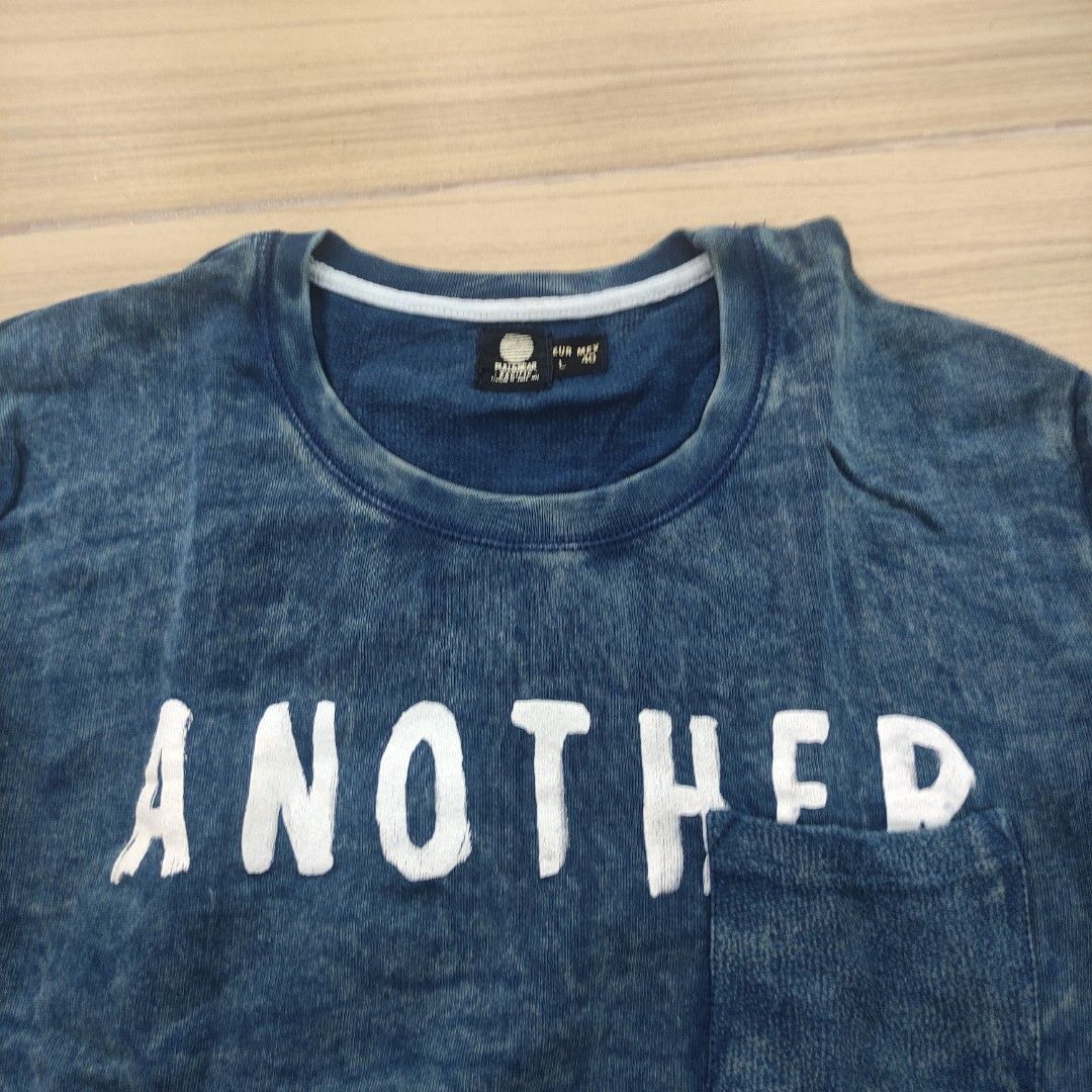 Pull&Bear Blue Acid Wash Sweater Long Sleeves (Category: Hoodies) located in Quezon City. Submitted by hellovallieee (Listing ID 1267584180, Image 3). Description: rfs: decluttering ✨ payment thru Gcash or Maya only ✨ No COD ✨ can book thru lalamove or grab ✨ shipping fee shouldered by buyer ❗ pin location: Tower D Manhattan Heights.