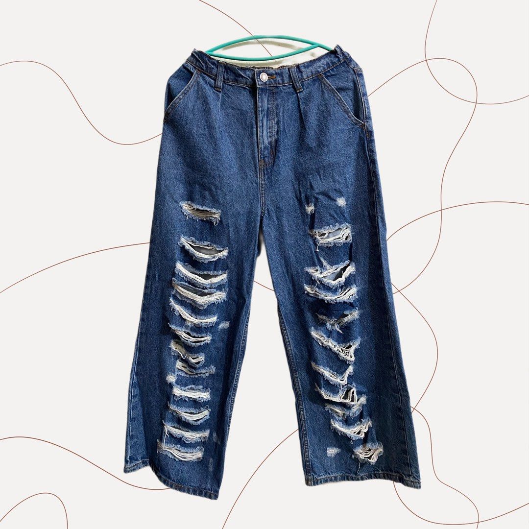 Ripped Baggy Jeans, Women's Fashion, Bottoms, Jeans & Leggings on Carousell