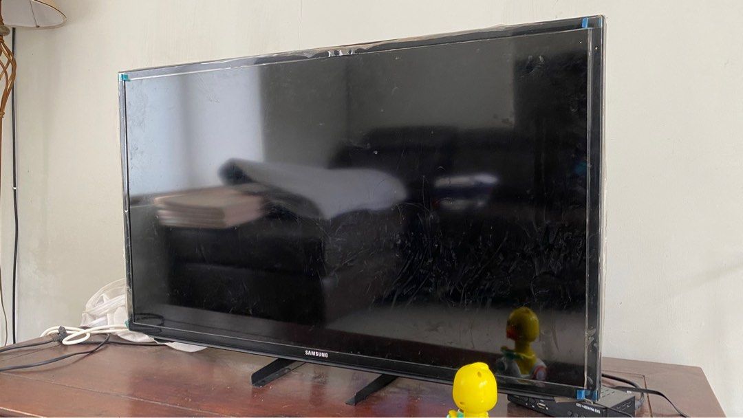Samsung LED 40 inch, Elektronik, TV & Perlengkapan Hiburan di Carousell