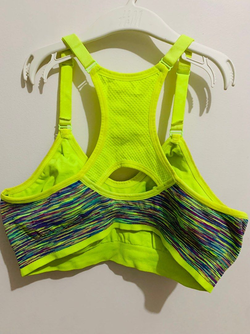 Sports bra (Category: Activewear) located in Makati City. Submitted by banana_23 (Listing ID 1267693687, Image 3). Description: .