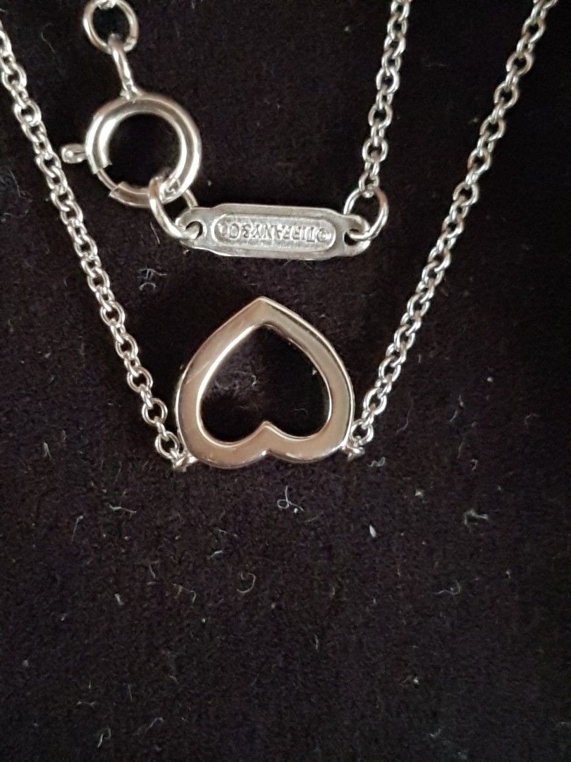 Tiffany Co 18k White Gold Pink Sapphire Metro Heart Necklace